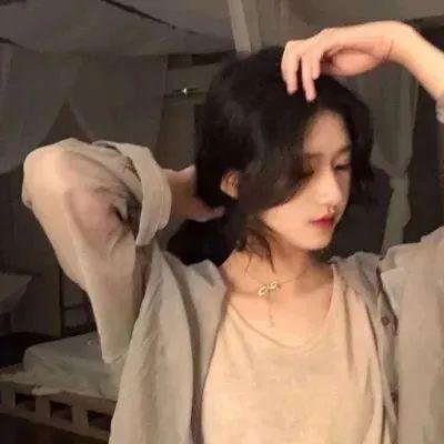 月光藏在他眼底